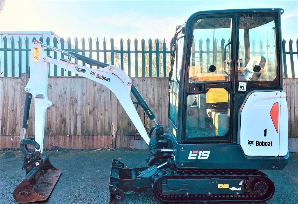 2017 BOBCAT E 19 - Image 2