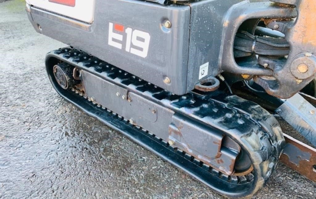 2017 BOBCAT E 19 - Image 11