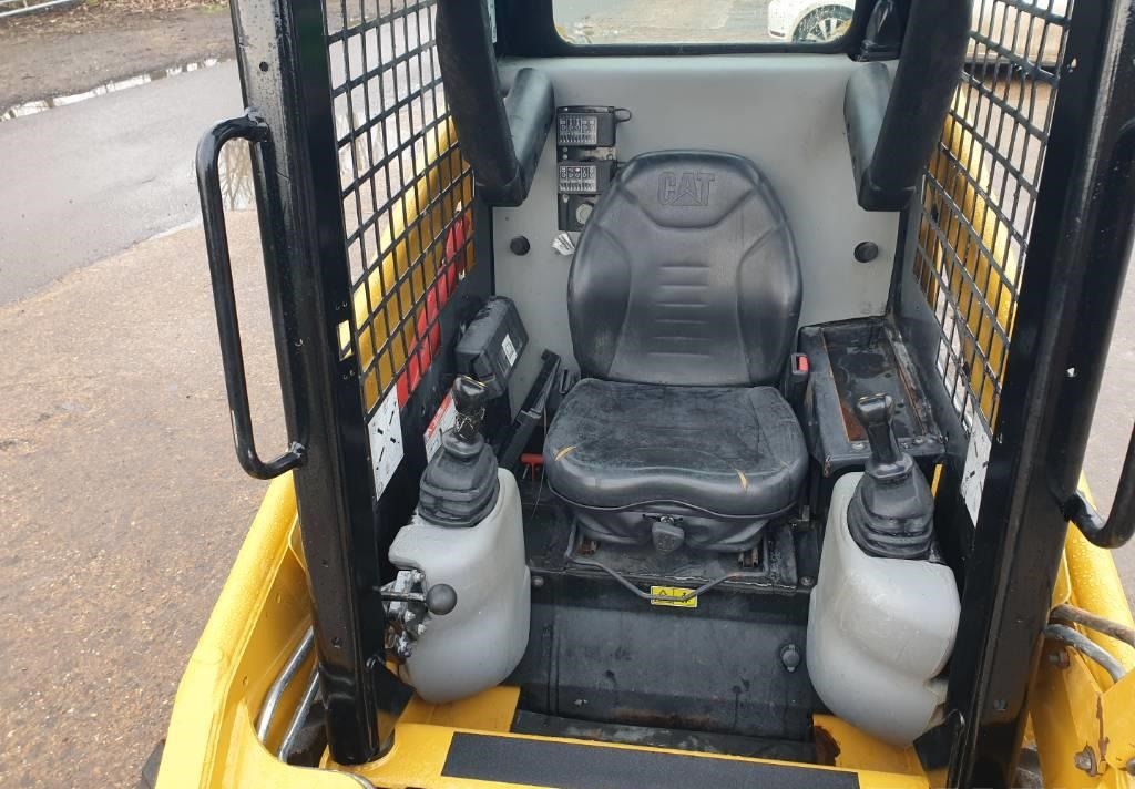 2014 CATERPILLAR 216 B 3 - Image 3