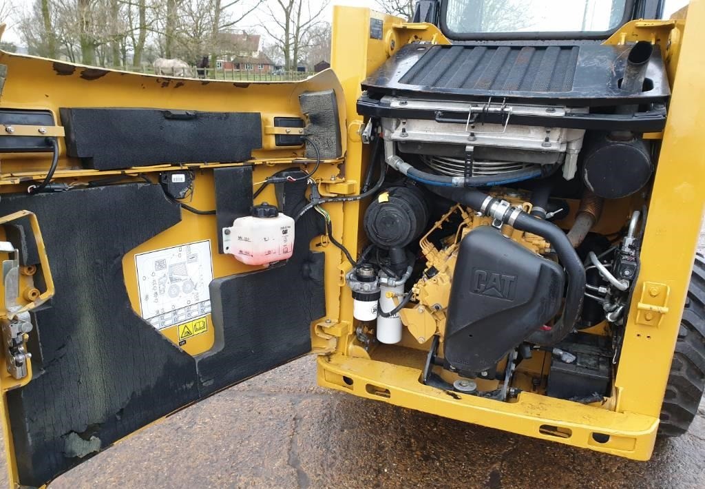 2014 CATERPILLAR 216 B 3 - Image 9