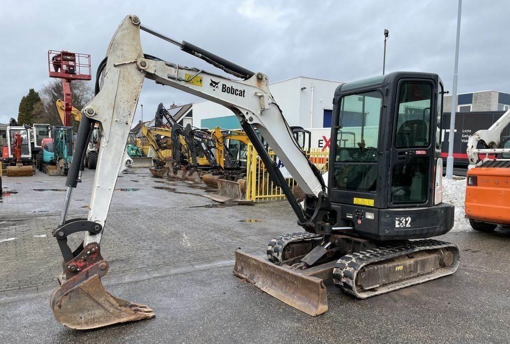 2012 BOBCAT E32