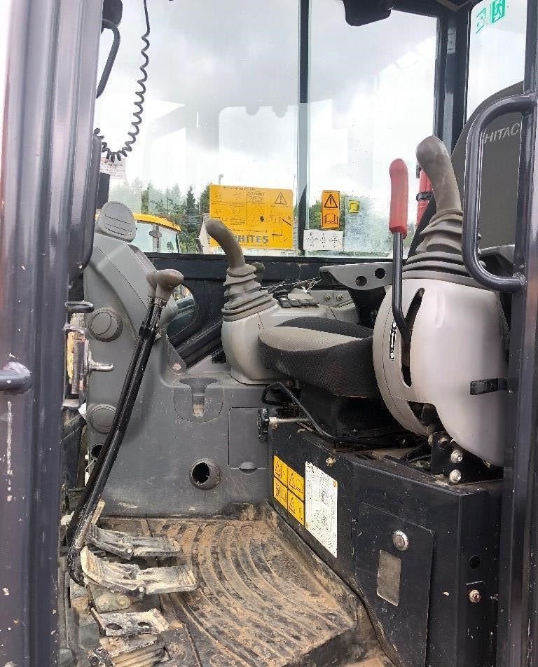 2017 HITACHI ZX33 U-5 - Image 3
