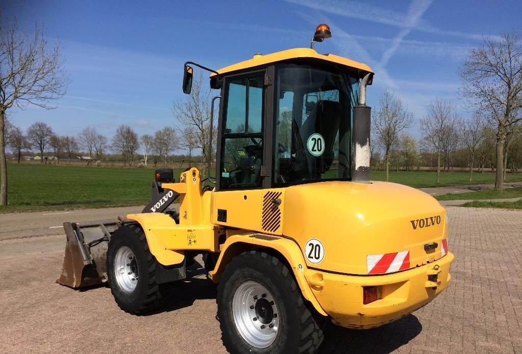 2012 VOLVO L 30 B - Image 11