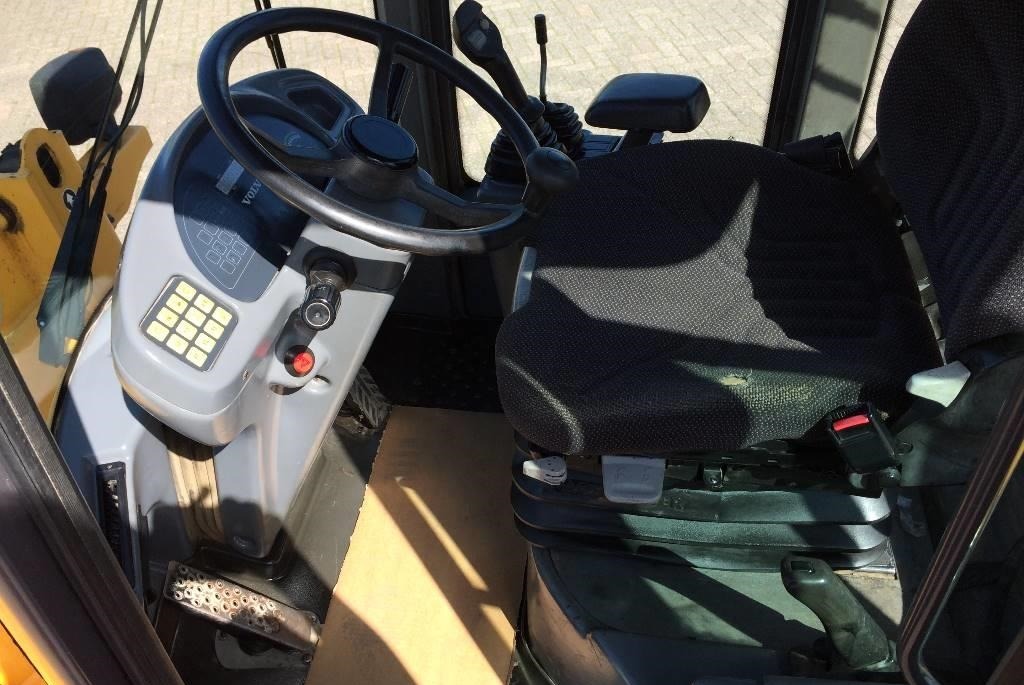 2012 VOLVO L 30 B - Image 2