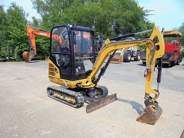 2015 Caterpillar 301.7 D