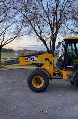 2011 JCB TM 220