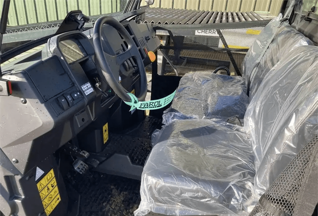 2023 John Deere XUV865M Gator - Image 7