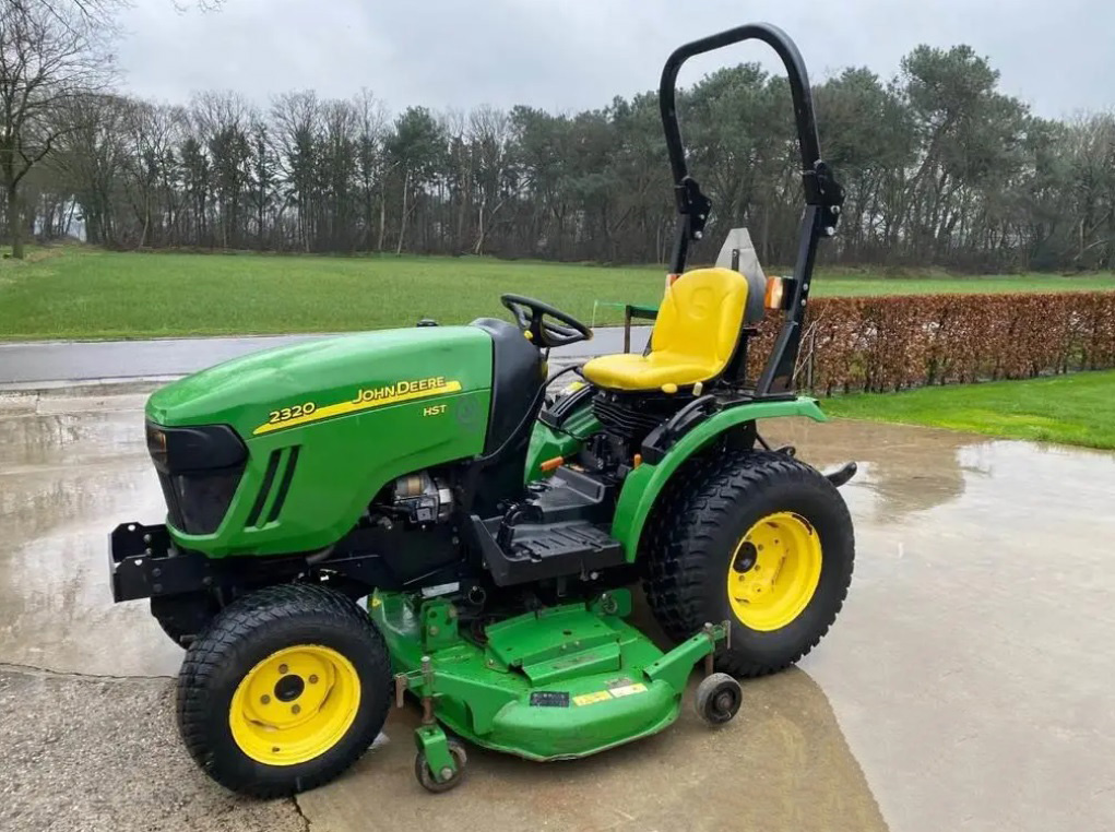 2010 John Deere 2320