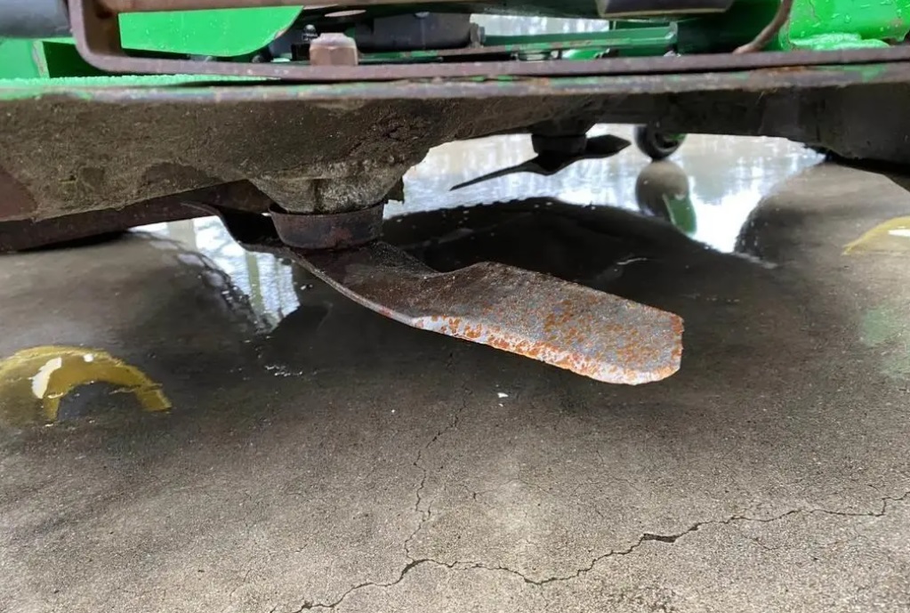 2010 John Deere 2320 - Image 18