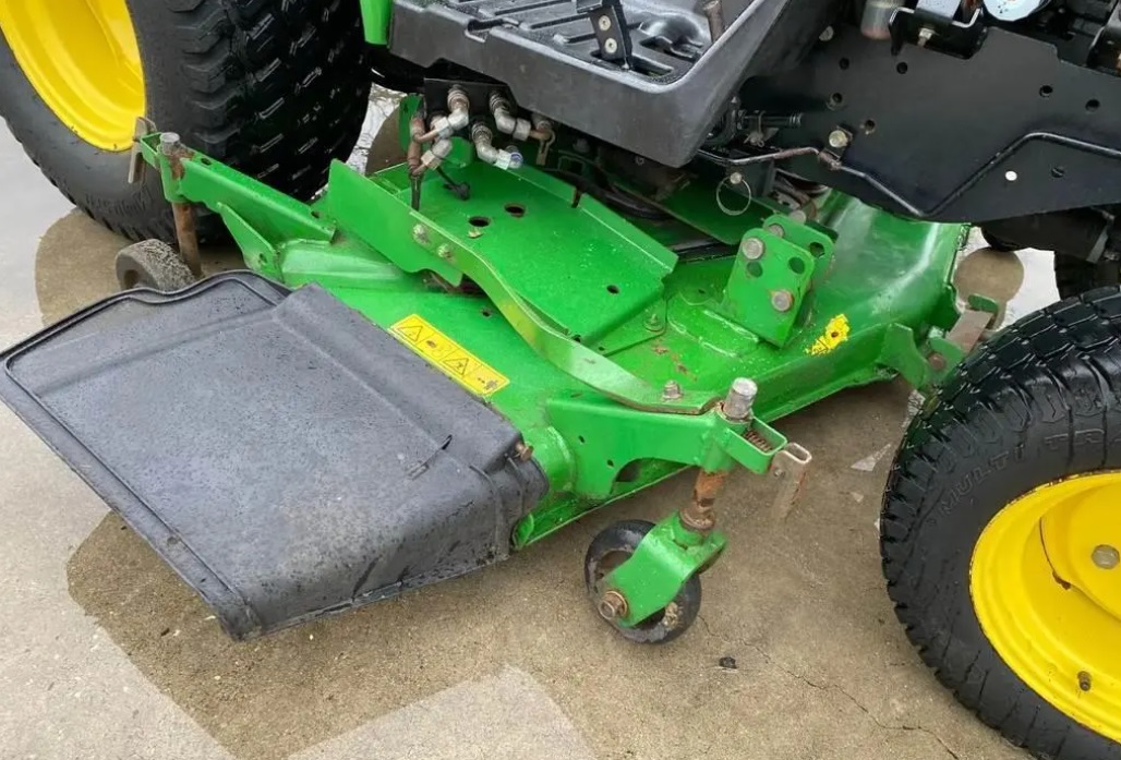 2010 John Deere 2320 - Image 19