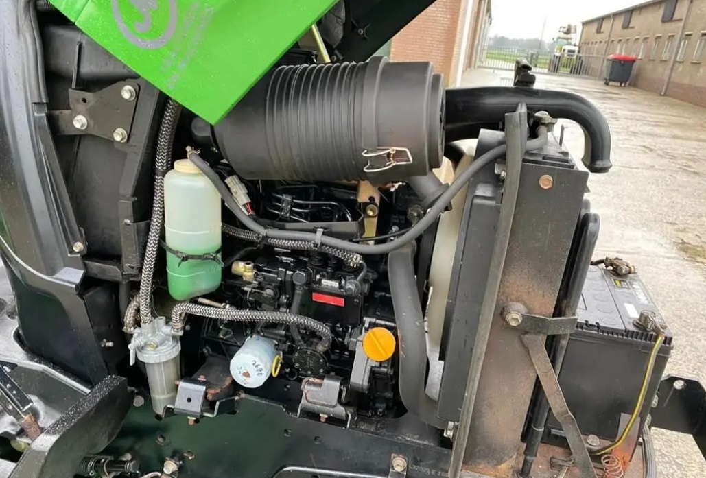 2010 John Deere 2320 - Image 20