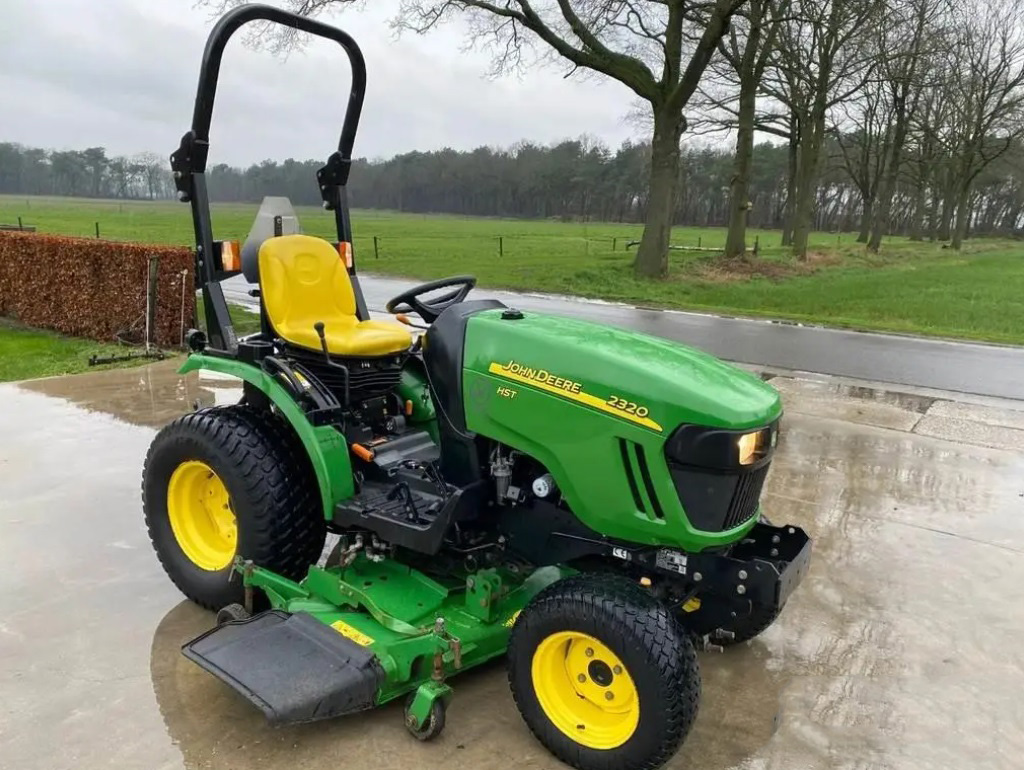 2010 John Deere 2320 - Image 3