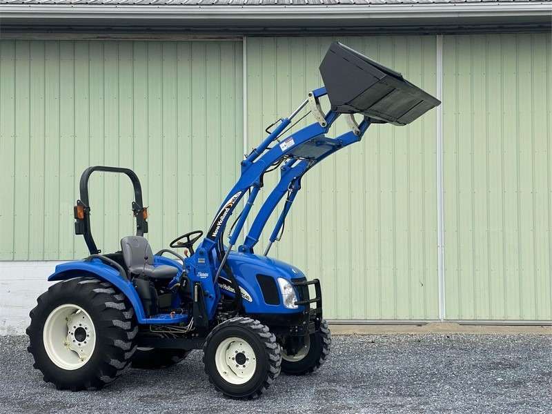 2004 New Holland TC40A Tractor - Image 11