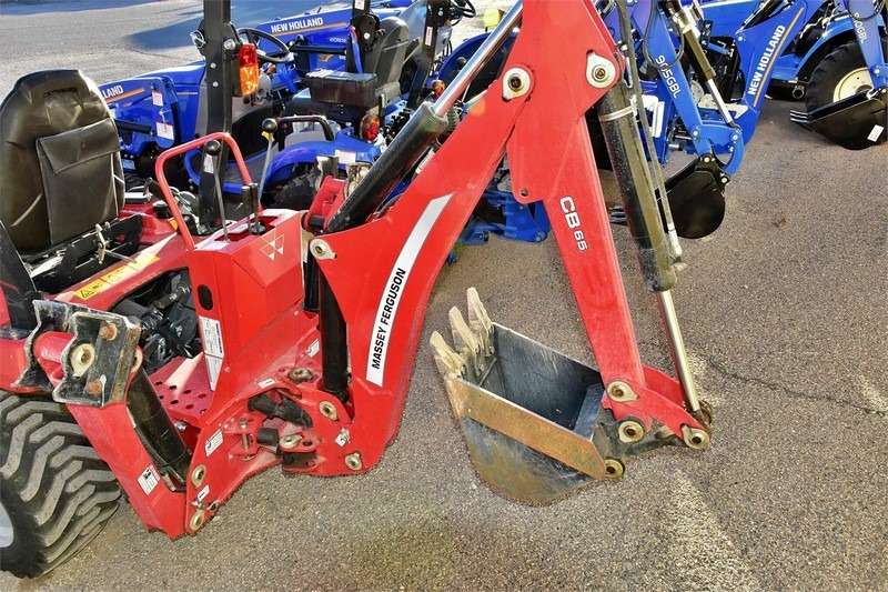 2020 Massey Ferguson GC1723E Tractor - Image 18