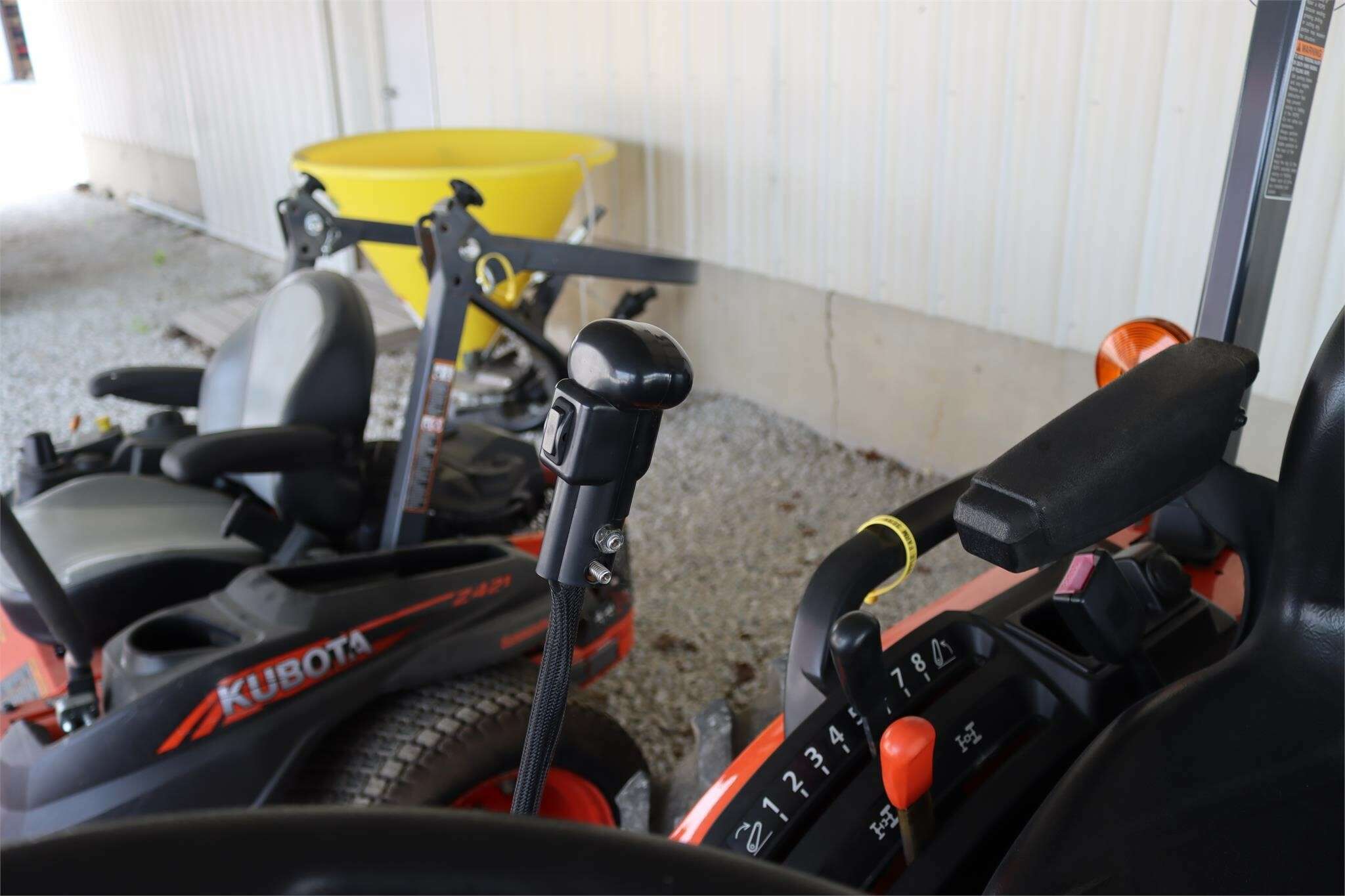 2015 Kubota B2601 Tractor - Image 8