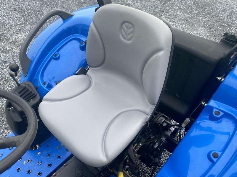 2004 New Holland TC40A Tractor - Image 13