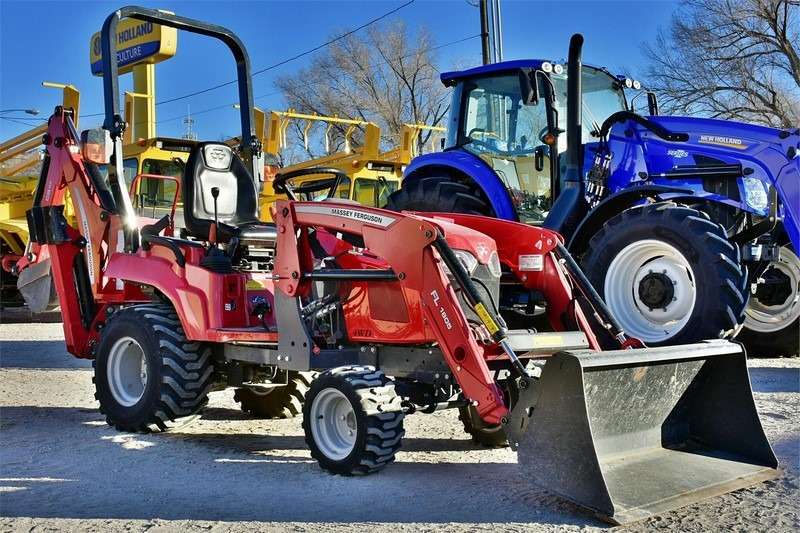 2020 Massey Ferguson GC1723E Tractor - Image 25
