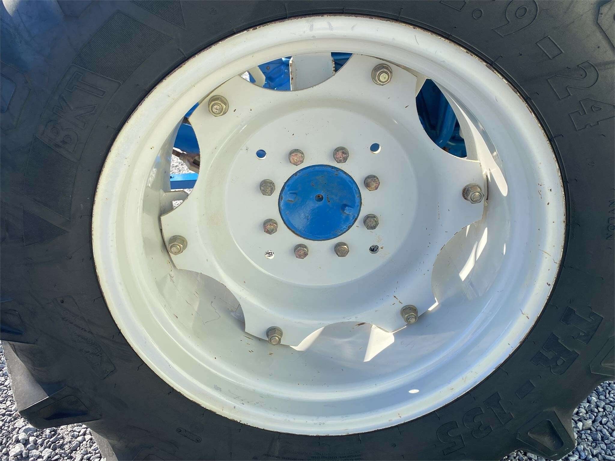 1997 New Holland 1920 Tractor - Image 21