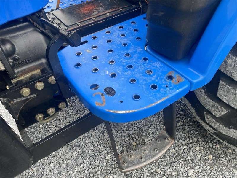 2004 New Holland TC40A Tractor - Image 17