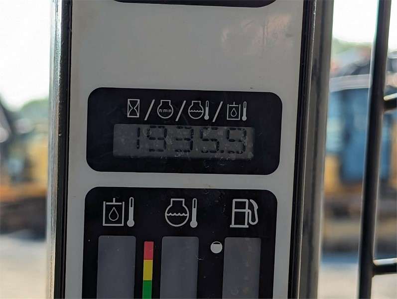 2013 New Holland L218 Skid Steer - Image 24