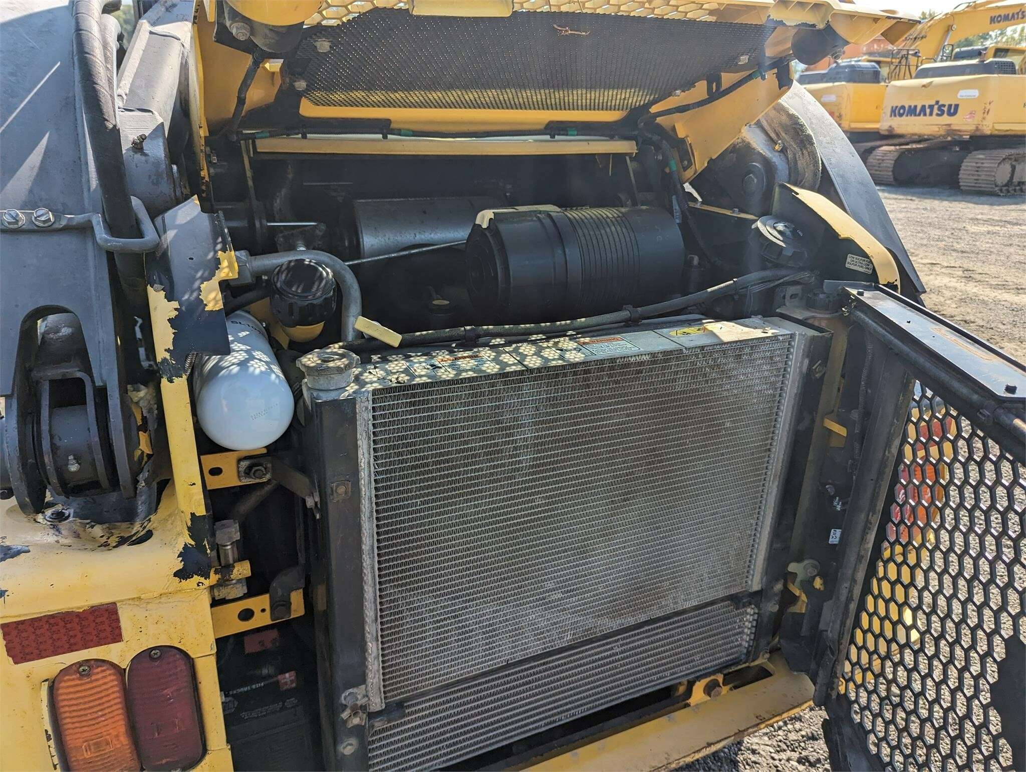 2013 New Holland L218 Skid Steer - Image 25