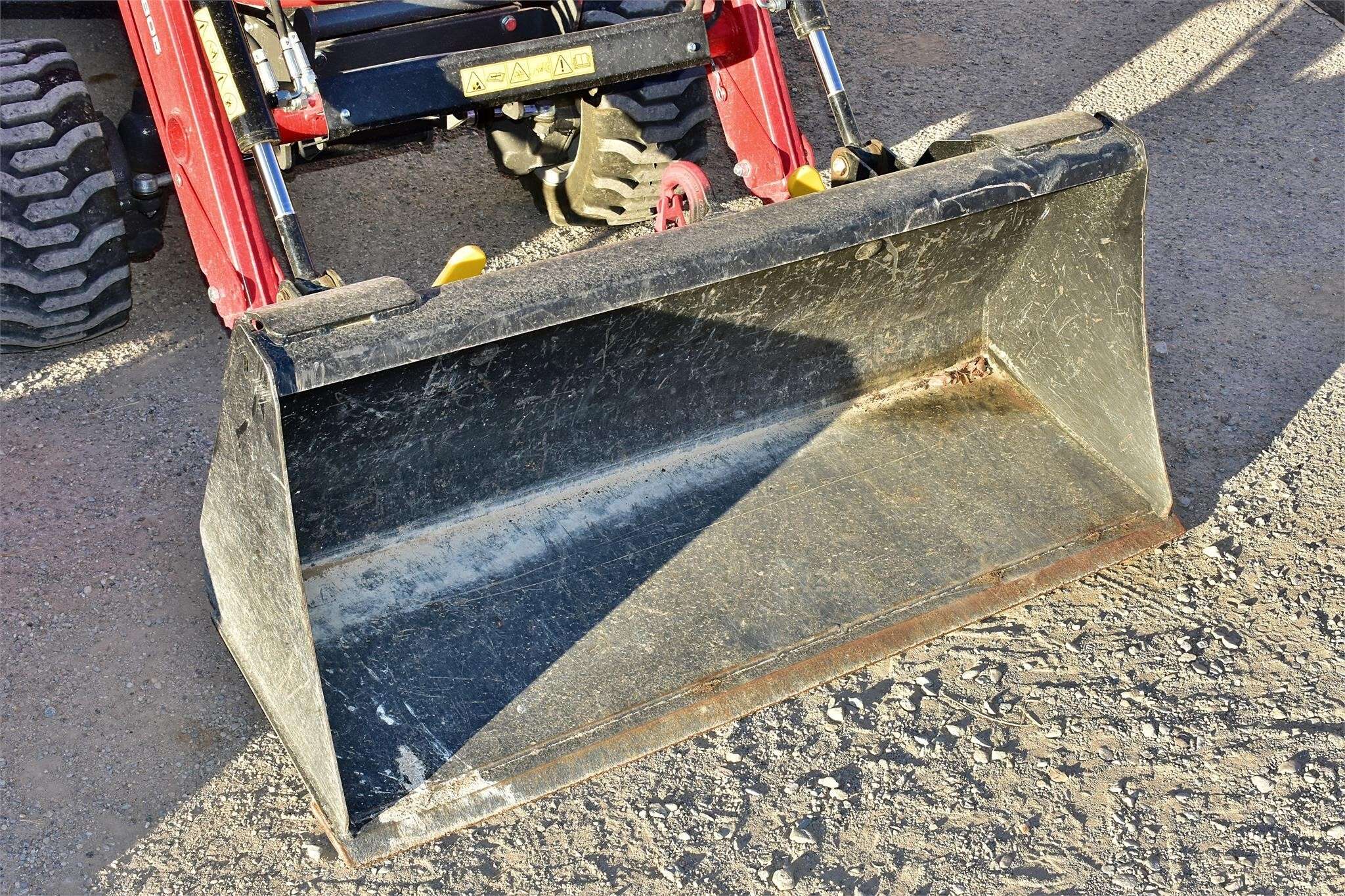 2020 Massey Ferguson GC1723E Tractor - Image 34