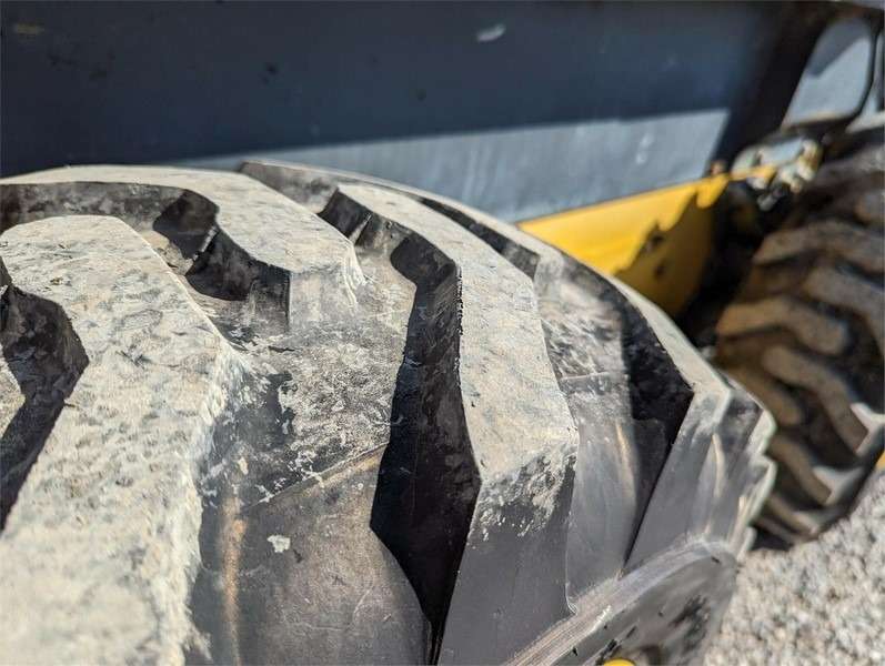 2013 New Holland L218 Skid Steer - Image 7