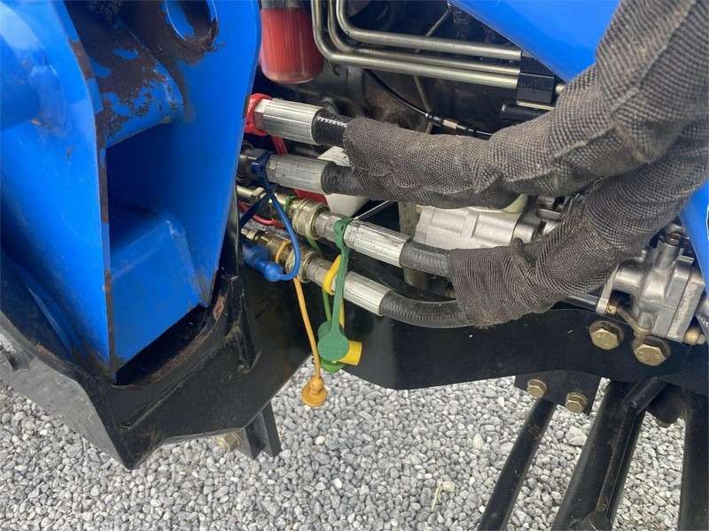 2004 New Holland TC40A Tractor - Image 6