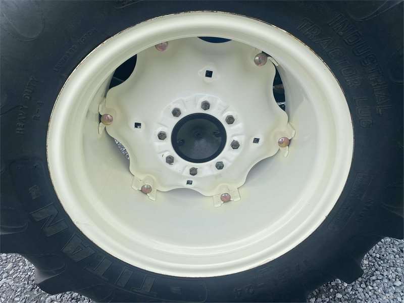 2004 New Holland TC40A Tractor - Image 8