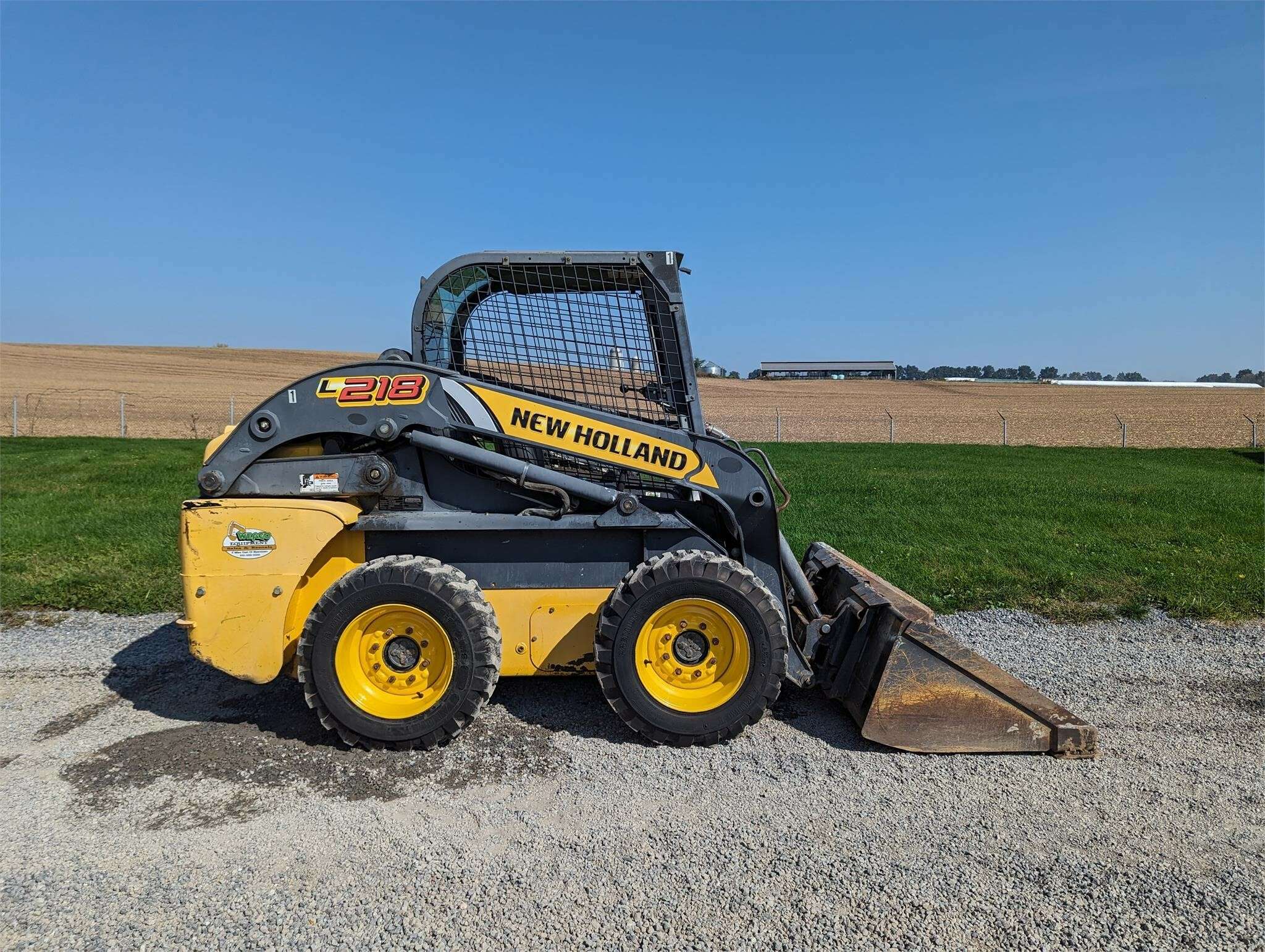 2013 New Holland L218 Skid Steer - Image 9