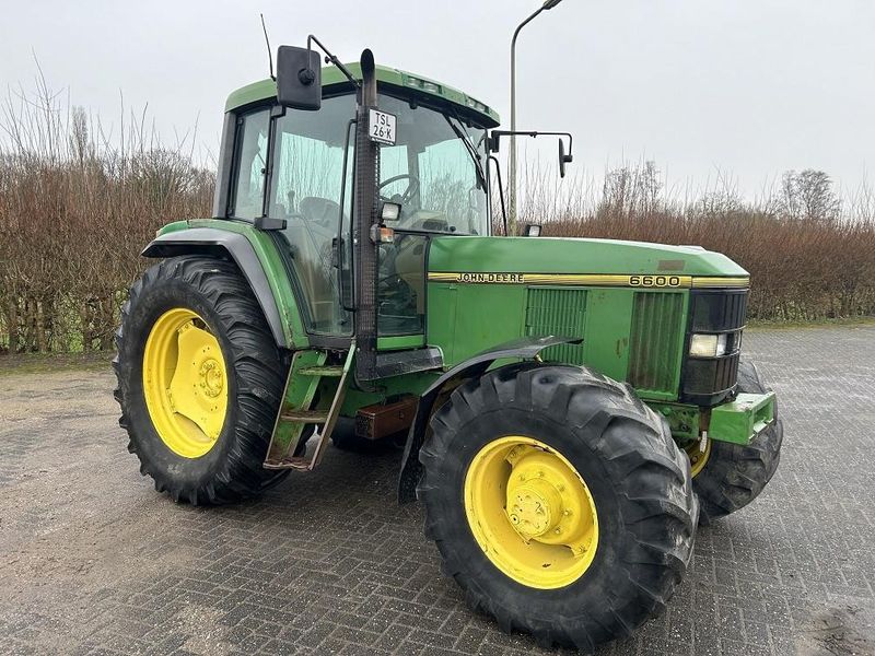 1996 John Deere 6600 - Image 6