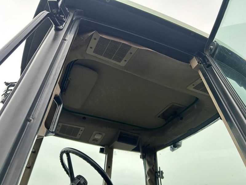 1996 John Deere 6600 - Image 9