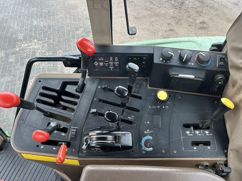 1996 John Deere 6600 - Image 11