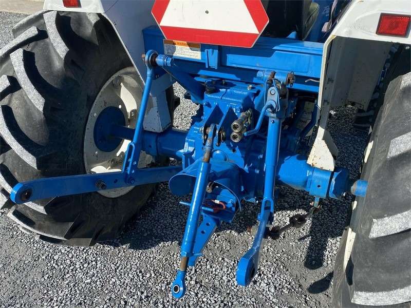 1997 New Holland 1920 Tractor - Image 12