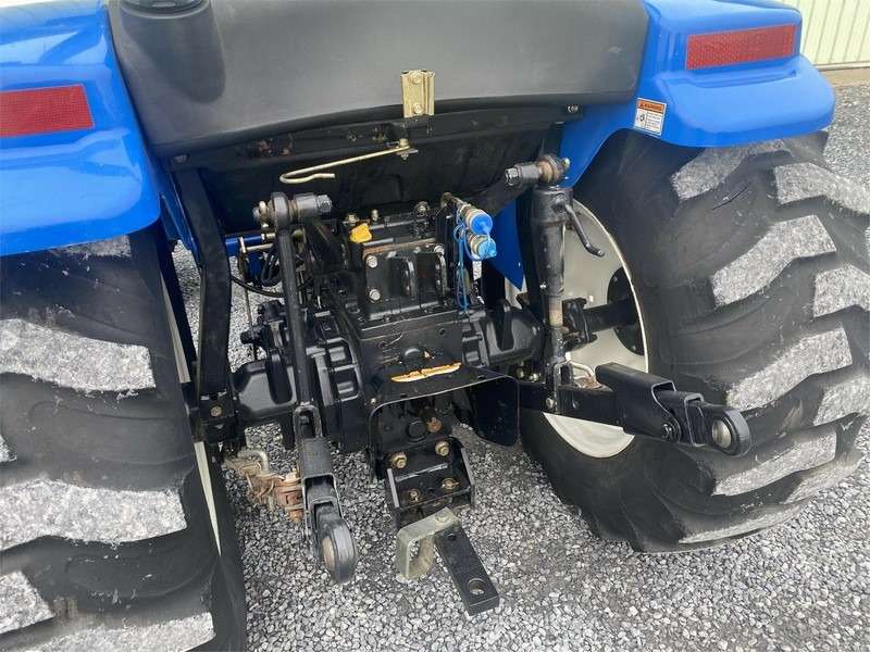 2004 New Holland TC40A Tractor - Image 9