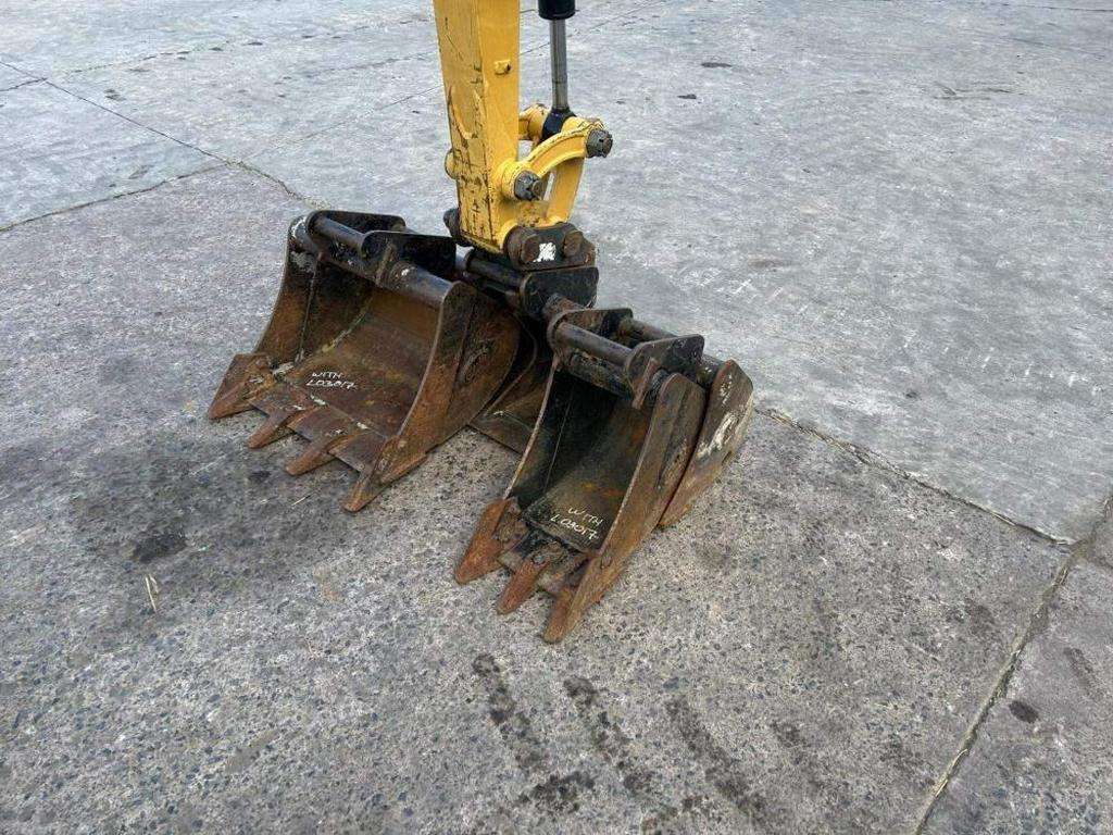 2015 Caterpillar 302.7 DCR - Image 5