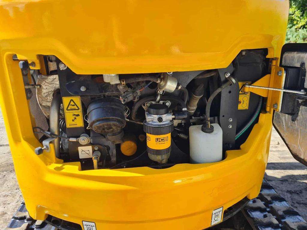 2022 JCB 18Z-1 - Image 3