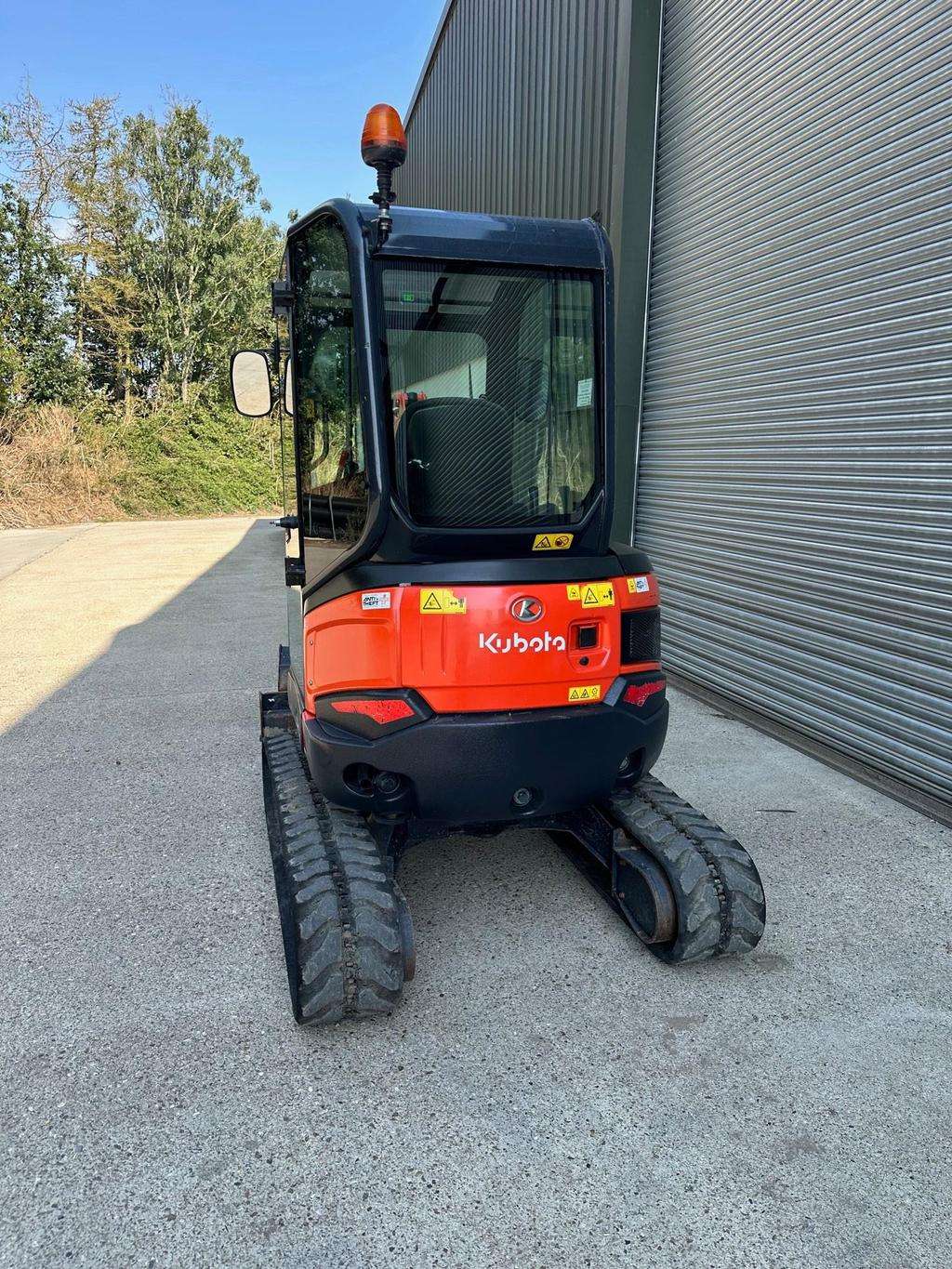 2020 Kubota U27 - Image 16