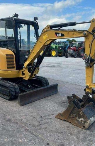 2015 Caterpillar 302.7 DCR