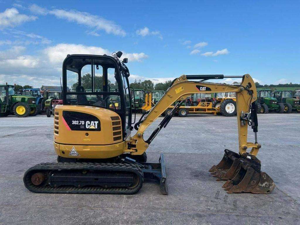 2015 Caterpillar 302.7 DCR - Image 10