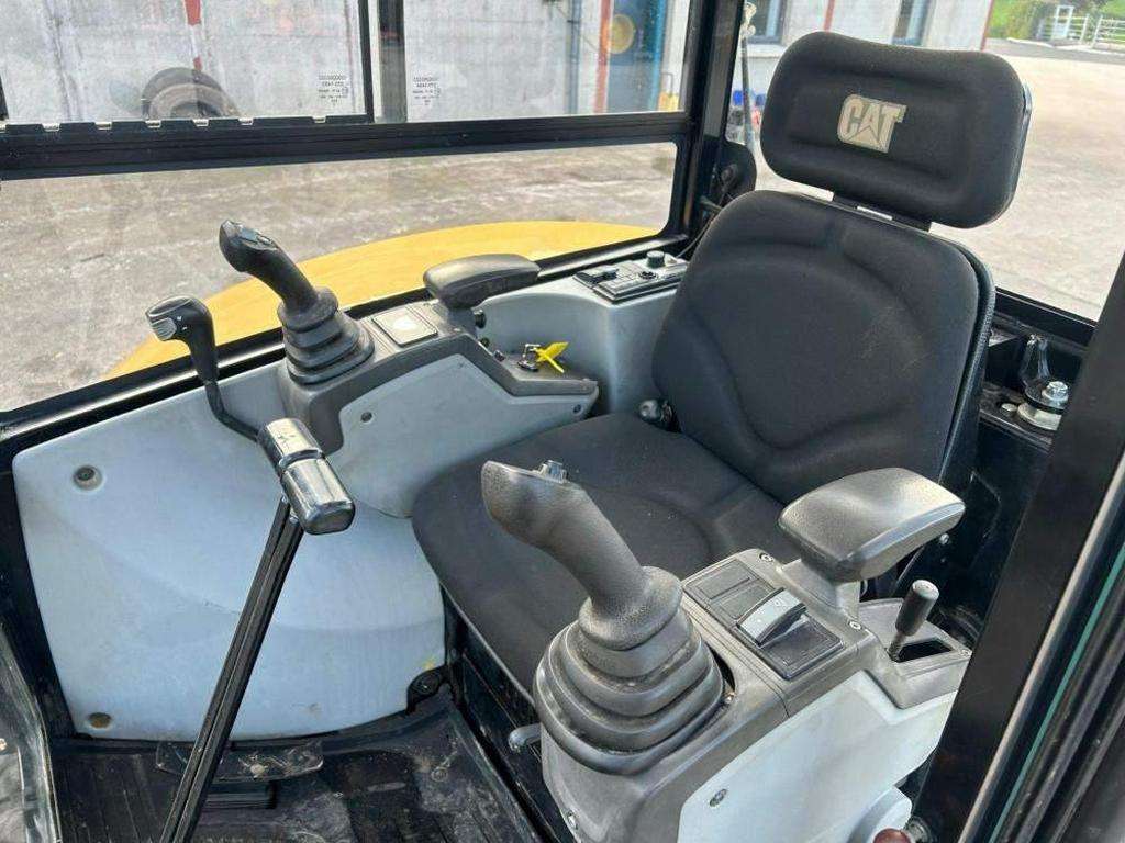 2015 Caterpillar 302.7 DCR - Image 6