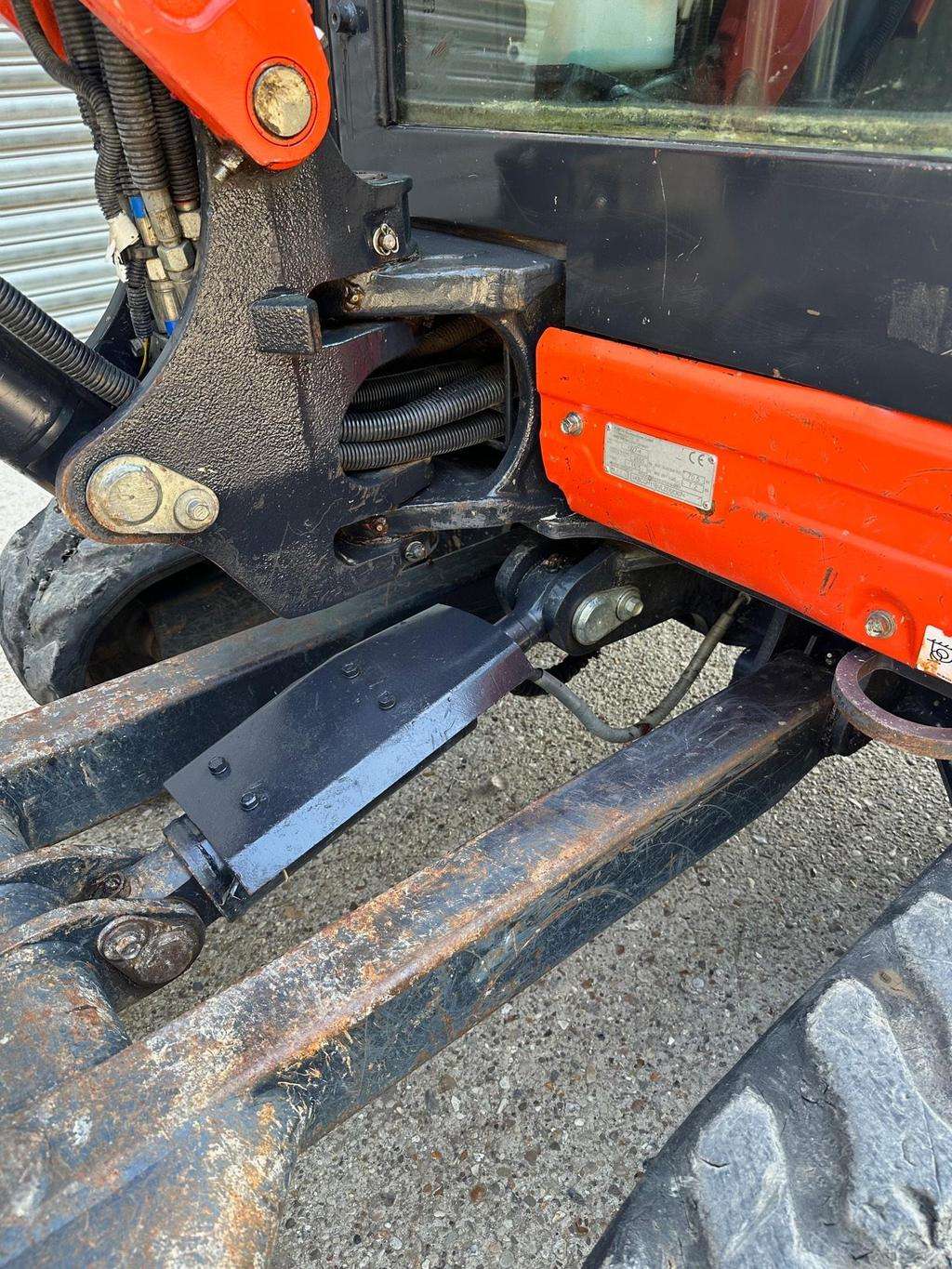 2020 Kubota U27 - Image 14