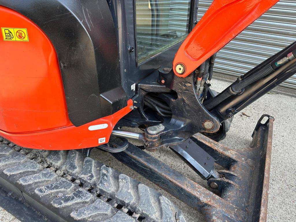 2020 Kubota U27 - Image 24