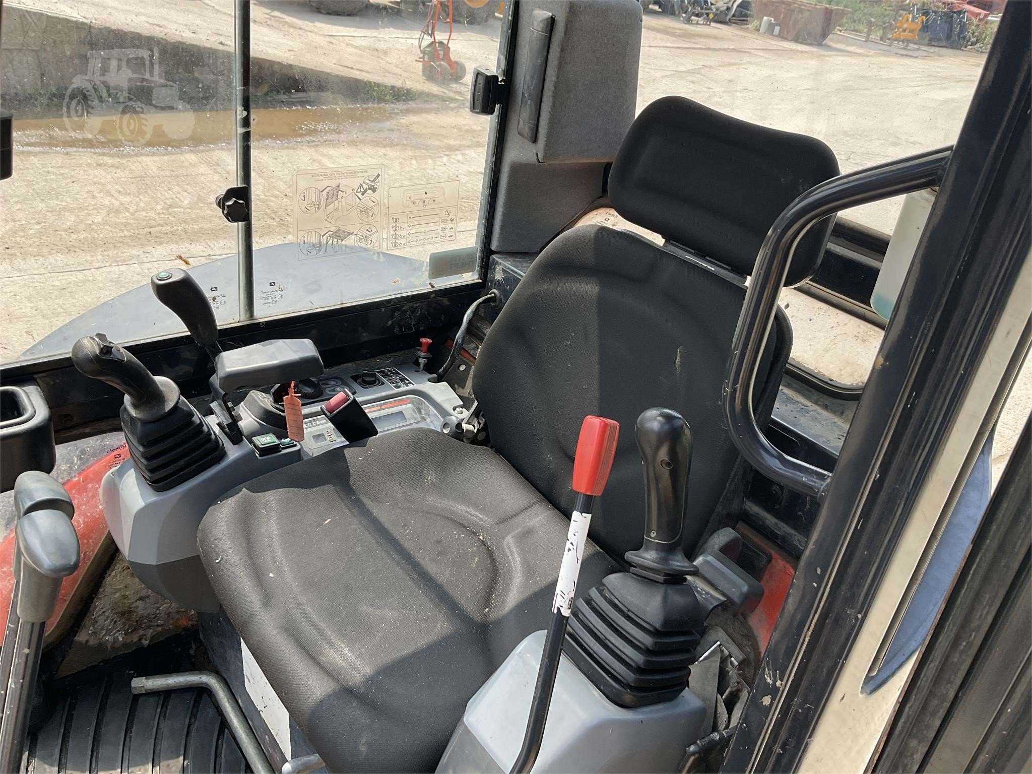 2016 KUBOTA U35-3A3 - Image 8