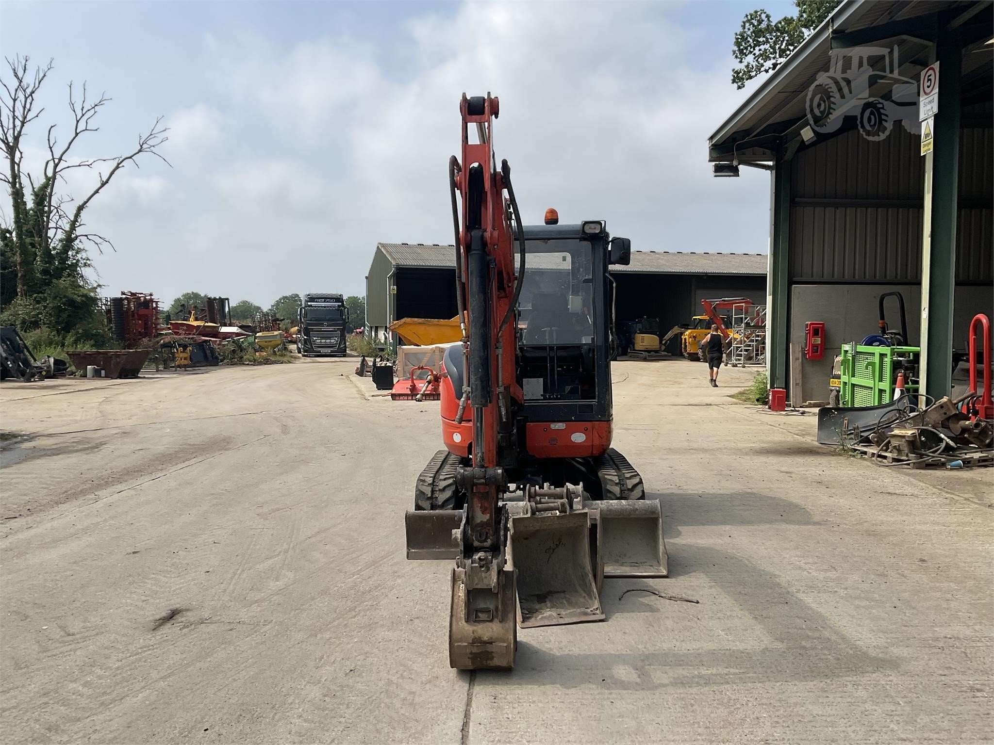 2016 KUBOTA U35-3A3 - Image 10