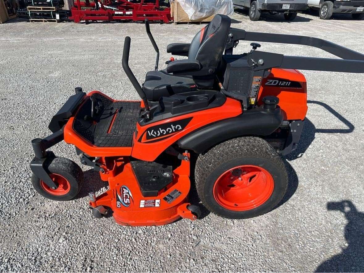 2023 KUBOTA ZD1211 - Image 3