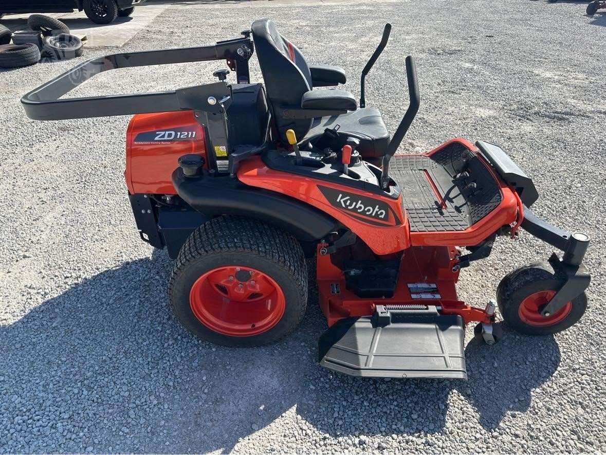 2023 KUBOTA ZD1211 - Image 5