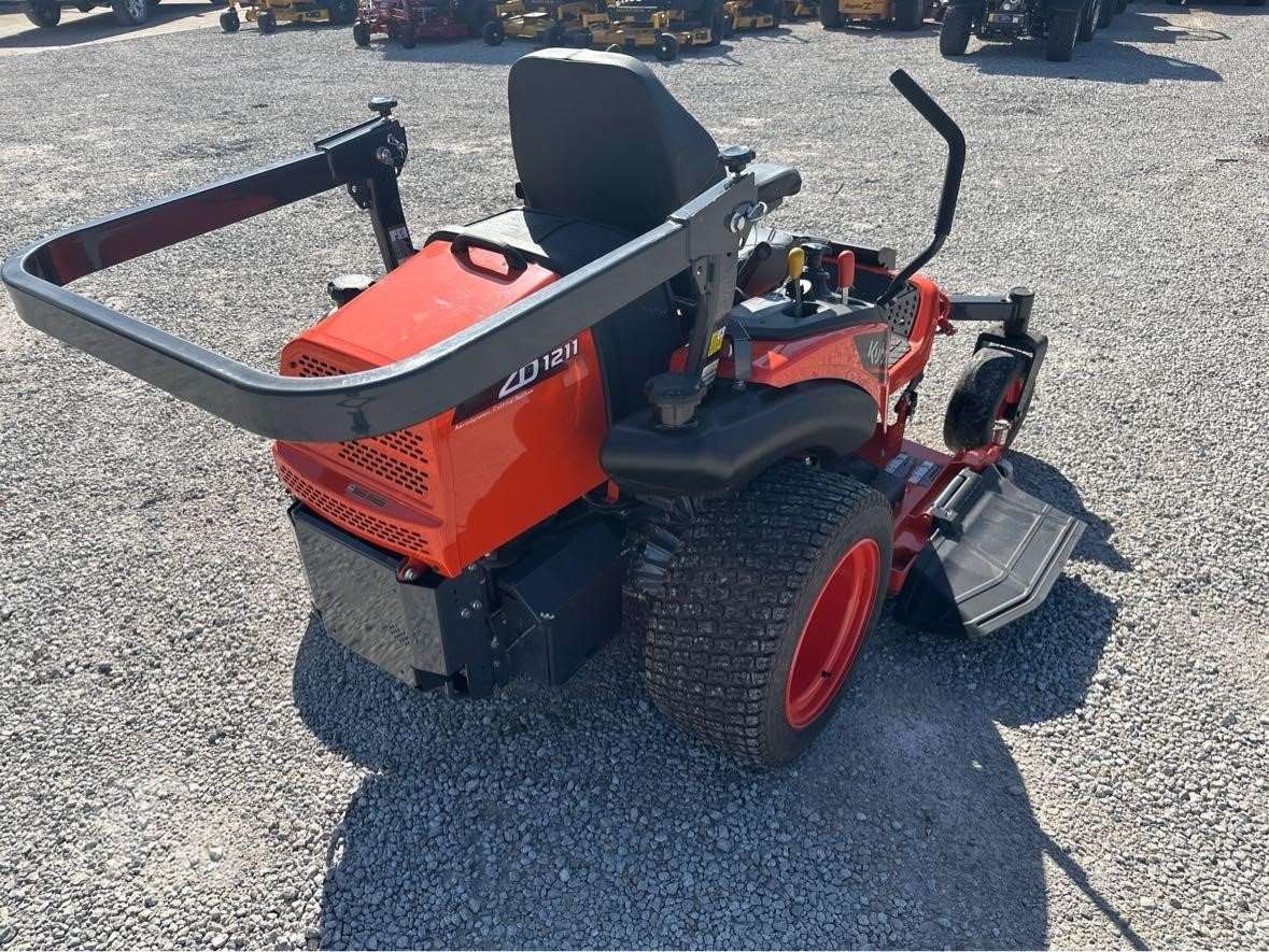 2023 KUBOTA ZD1211 - Image 8