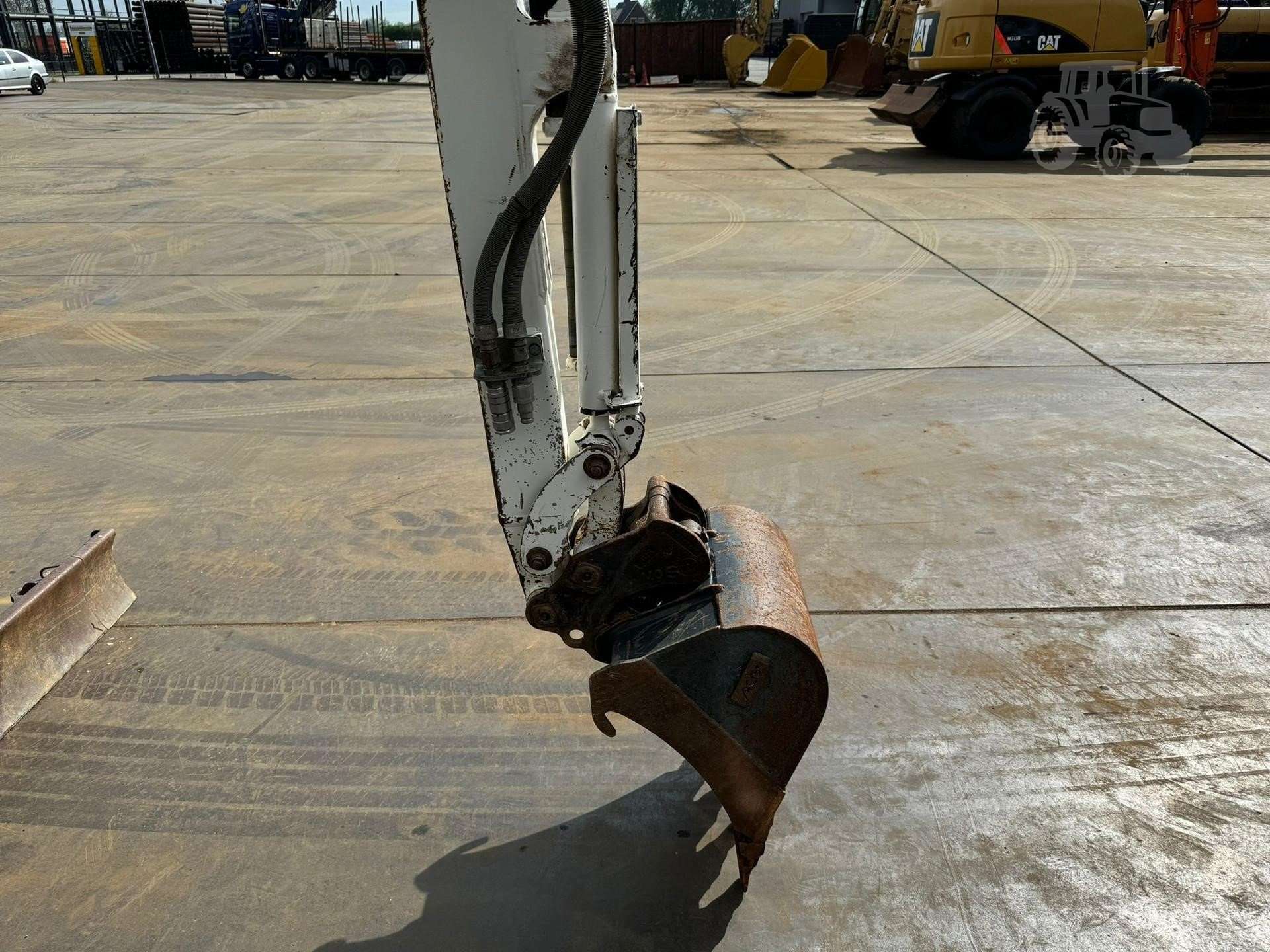 2016 YANMAR SV18X - Image 12