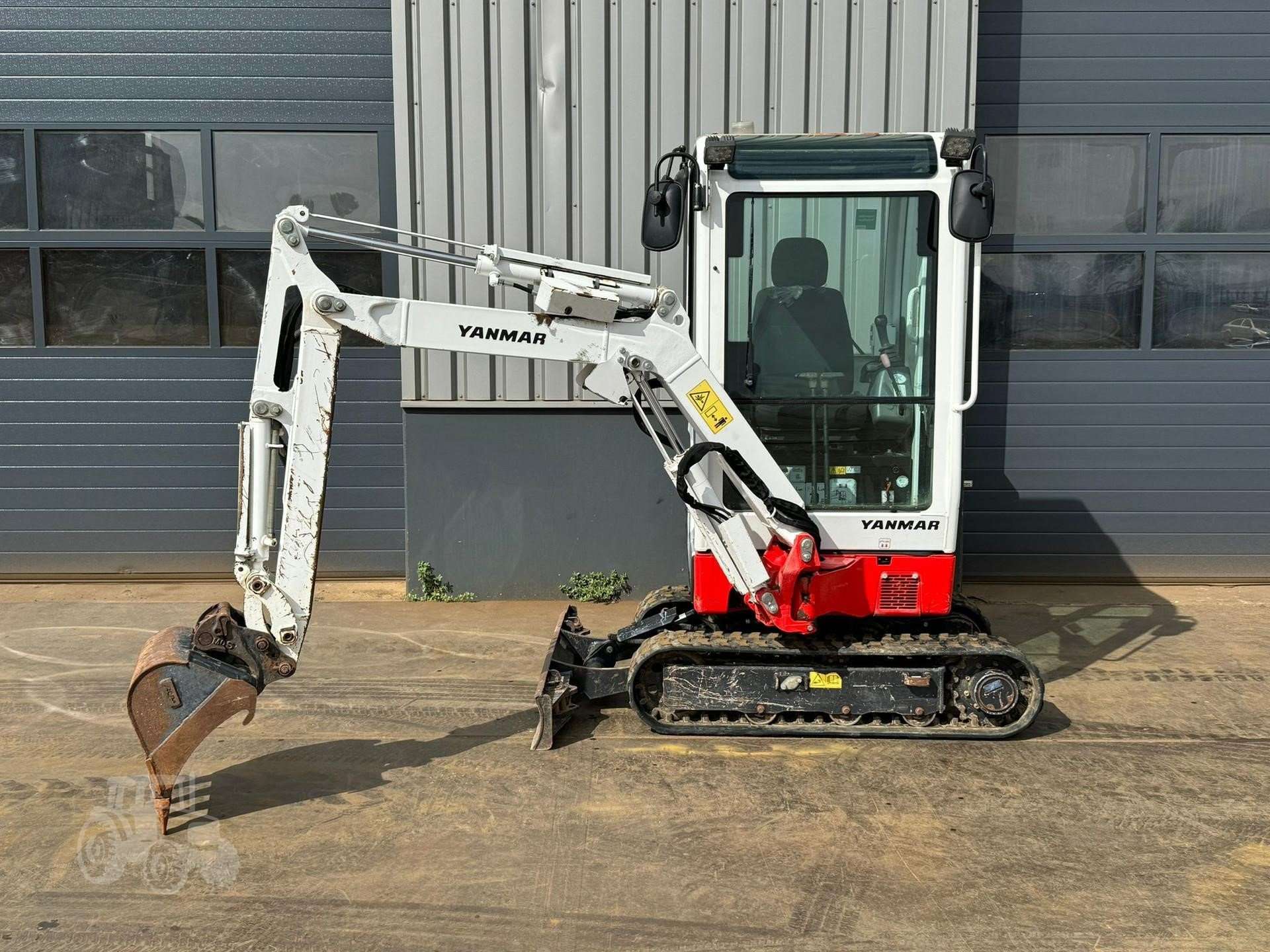 2016 YANMAR SV18X
